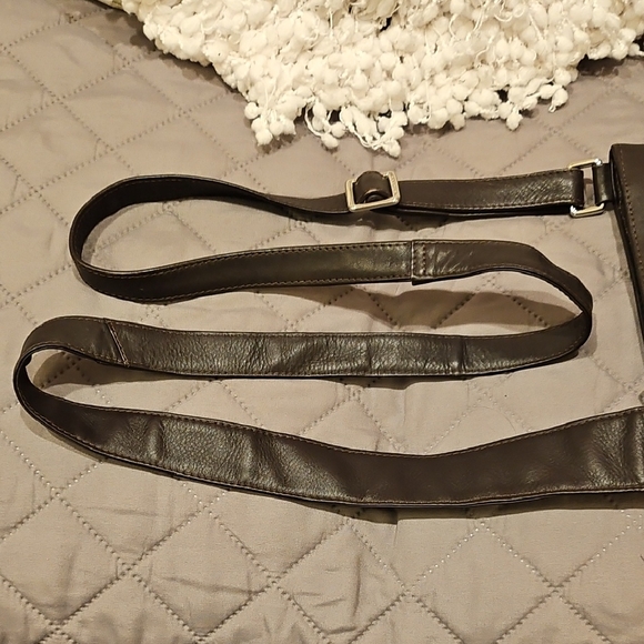 Radley London Dark Brown Crossbody Bag Sleek Leather Design - Picture 14 of 16